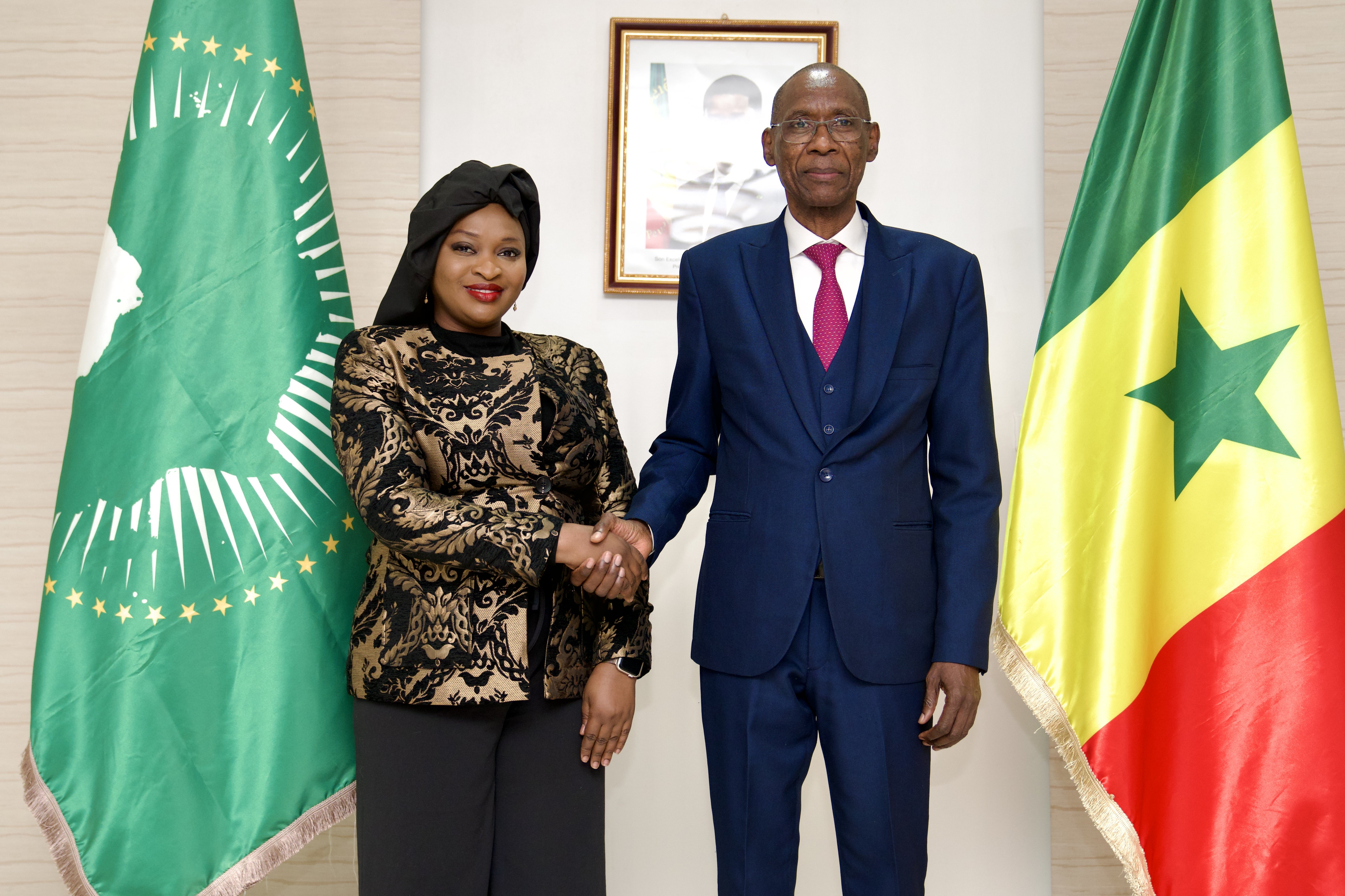 Rencontre Entre Madame Ndeye Fatou Mbodj DIATTARA Et Son Excellence rencontre-entre-madame-ndeye-fatou-mbodj-diattara-et-son-excellence